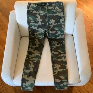 NWT True Religion Jenny Curvy Mid Rise Super Skinny - Camouflage